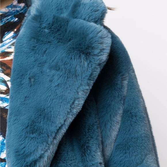 NWT Apparis Stella Faux Fur Coat in stone blue - Picture 3 of 11